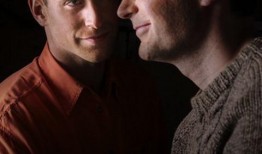 橘衫男子全集在线观看,穿越时空的浪漫传奇